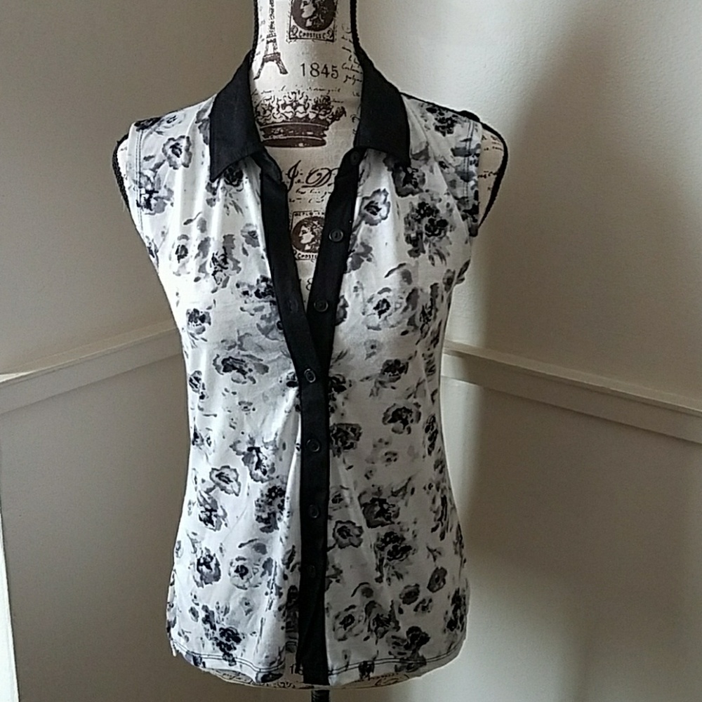 White & Black Button Down Sleeveless Top